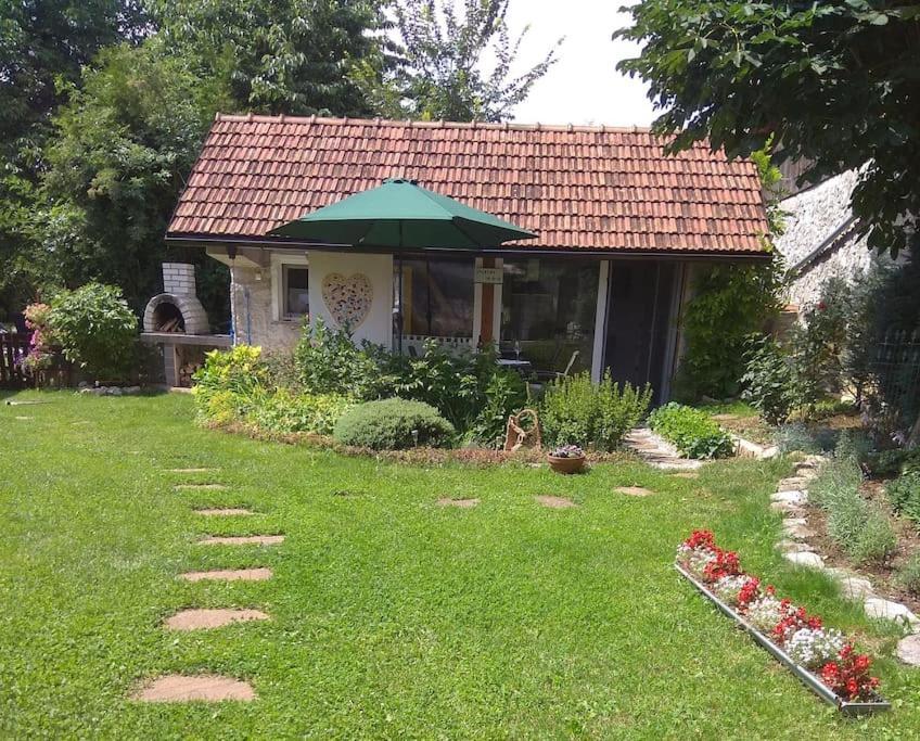 Tiny House With A Big Heart Villa Postojna Dış mekan fotoğraf